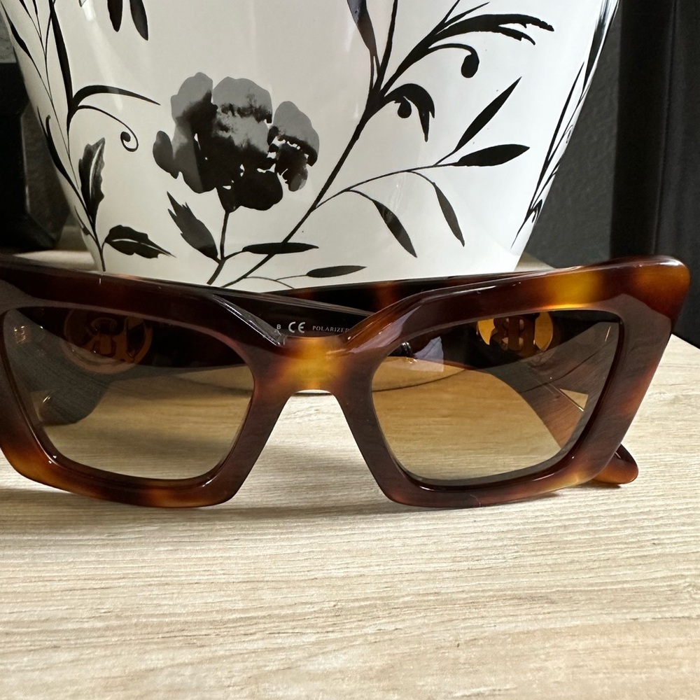 Burberry sunglasses preloved